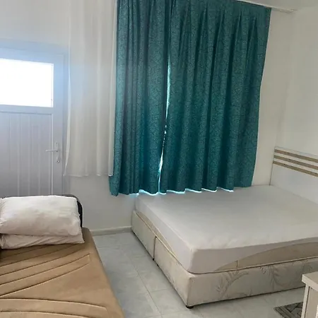 Patara Modestus Hostal *